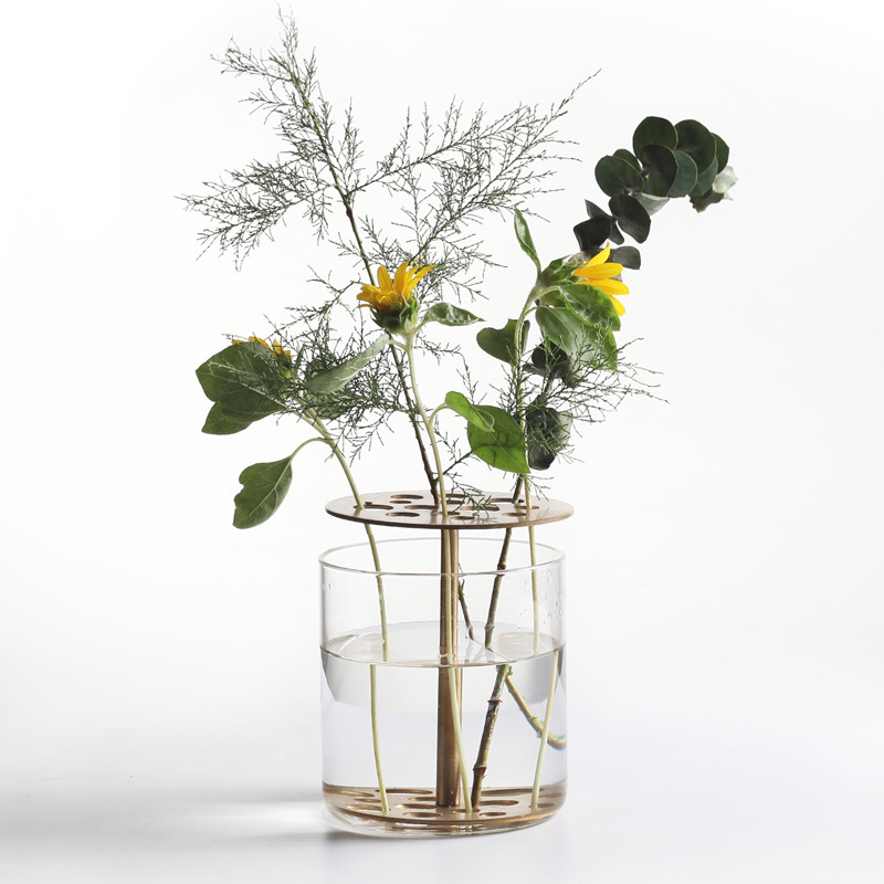 FV-03/Manually blown transparent high borosilicate glass vase brass bracket grid metal flower arrangement